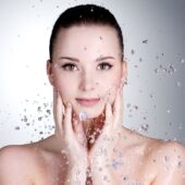 4 sfaturi yoghine pentru a-ti detoxifia corpul de dimineata