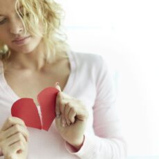 10 sfaturi care ne pot alina suferinta din iubire