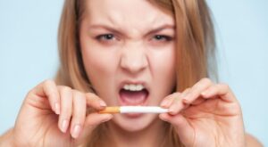 Cum putem sa ne eliberam de obiceiurile toxice care ne „otravesc viata‟? Ce se ascunde dincolo de dependenta de fumat sau de mancare