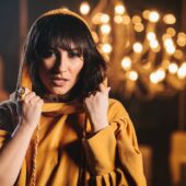 Andra a lansat videoclipul noului ei single, „La Refren”