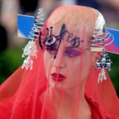 Katy Perry si Rihanna, aparitii socante la Met Gala 2017! Iata tinutele cu care au atras atentia