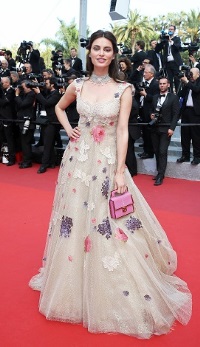 Romance care au stralucit la Festivalul de Film de la Cannes: admira tinutele actritelor pe covorul rosu