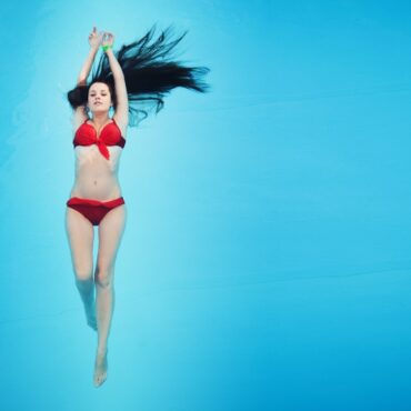 Apa trece, bolile raman. Atentie la infectiile luate de la piscina!