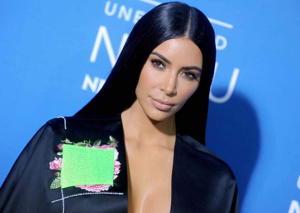 Kim Kardashian și linia de cosmetice pentru pacienții cu psoriazis