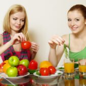 Iata cele mai bune trucuri pentru a mentine alimentele proaspete cat mai mult timp