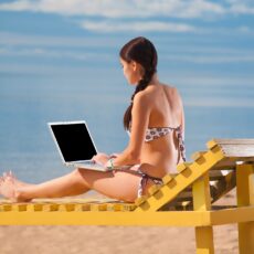 In concediu cu mintea la job: cum te relaxezi cand munca nu-ti da pace?