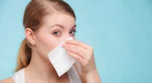 Afecţiuni respiratorii care se agravează toamna: prevenţie şi tratament