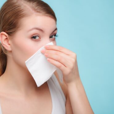 Afecţiuni respiratorii care se agravează toamna: prevenţie şi tratament