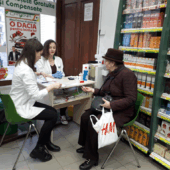 Sibienii si-au putut masura gratuit glicemia si tensiunea la Catena