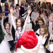 Petrecere in familia Catena! Mos Craciun a sosit la copiii din Satu Mare