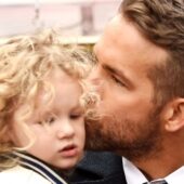 8 tatici celebri, topiti dupa copiii lor: niciodata nu i-ai vazut asa pe Tom Hardy si Ryan Reynolds!