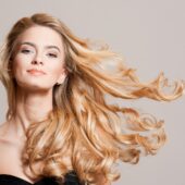 Si parul are nevoie de-o vacanta! 6 moduri in care trebuie sa-l menajezi