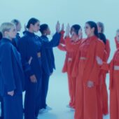Dua Lipa a lansat videoclipul piesei „IDGAF”: ce parere ai despre mesajul melodiei?