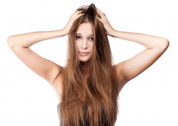 6 motive din cauza cărora ți se îngrașă părul: soluții pentru fiecare problemă!