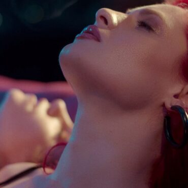 Raluka a lansat single-ul „Undone” cu un videoclip incendiar