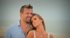Diana Munteanu, partenera de videoclip pentru Horia Brenciu
