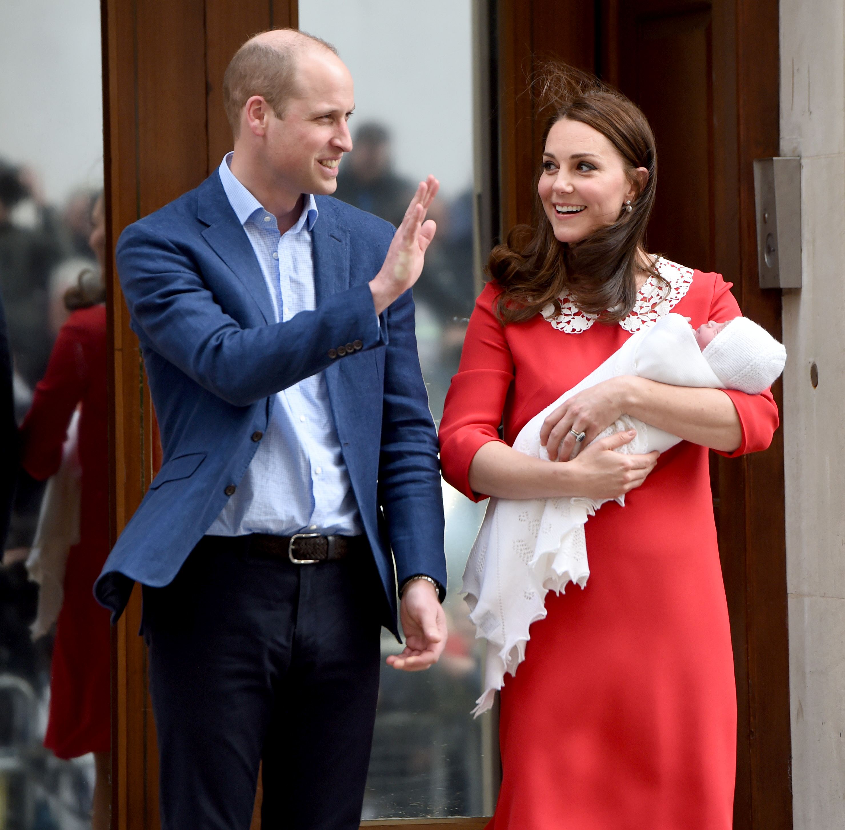 Printul Louis Va Fi Botezat Intr O Tinuta Simbolica Pentru Familia