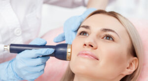 Cele mai eficiente terapii neinvazive de reducere a ridurilor