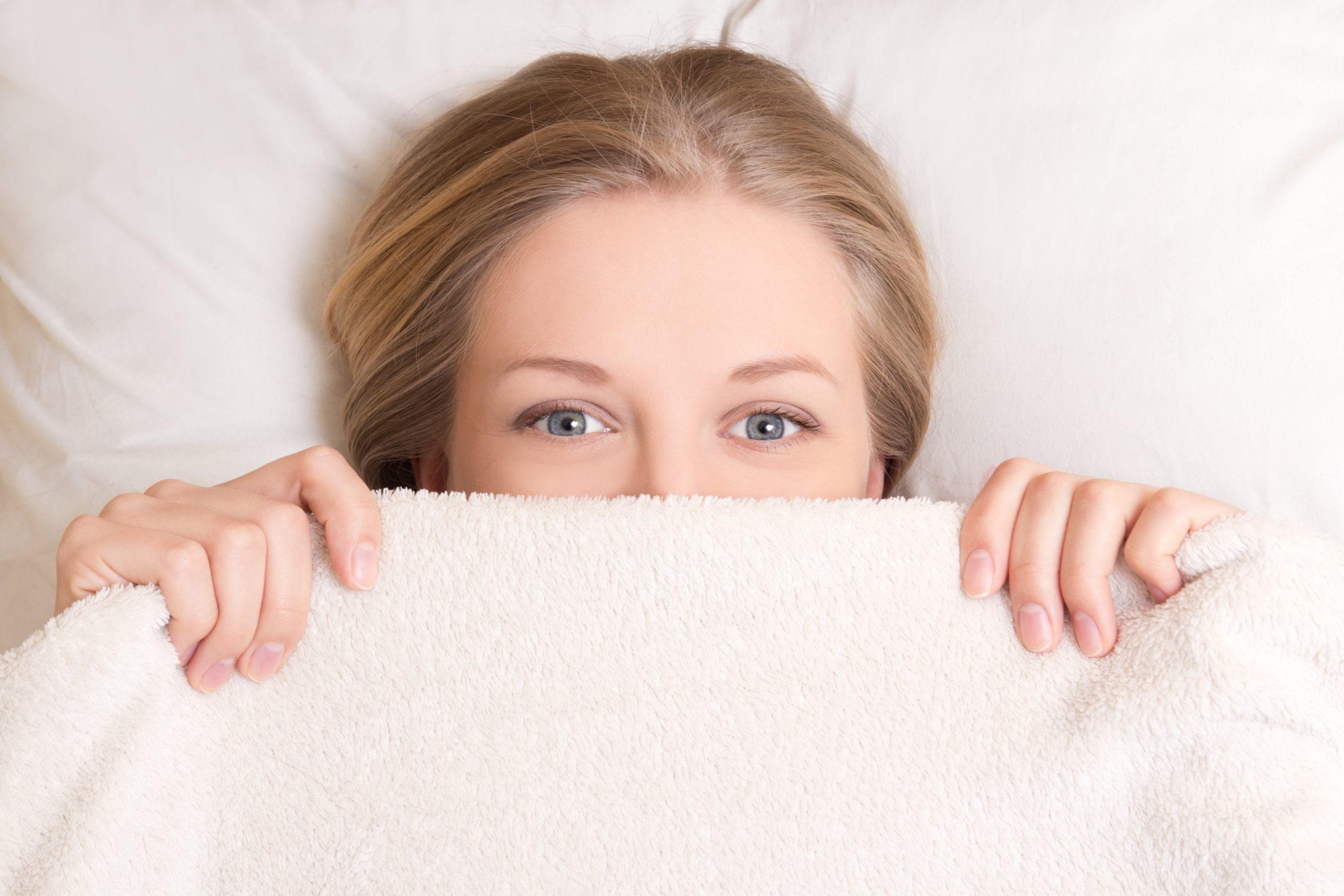 Riduri: cum să previi apariţia ridurilor în timp ce dormi