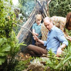 Kate si William, sedinta foto cu copiii in gradina