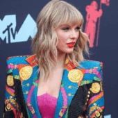 VMA Awards: covor roșu controversat