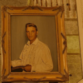 Cum este actorul care îl va interpreta pe Elvis Presley