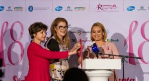 Iluminarea în roz – simbol al luptei împotriva cancerului de sân