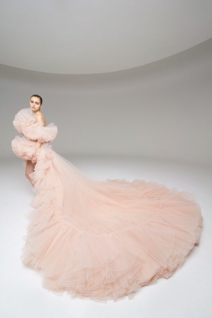 Giambattista Valli a lansat colecţia couture de primăvară, 2020