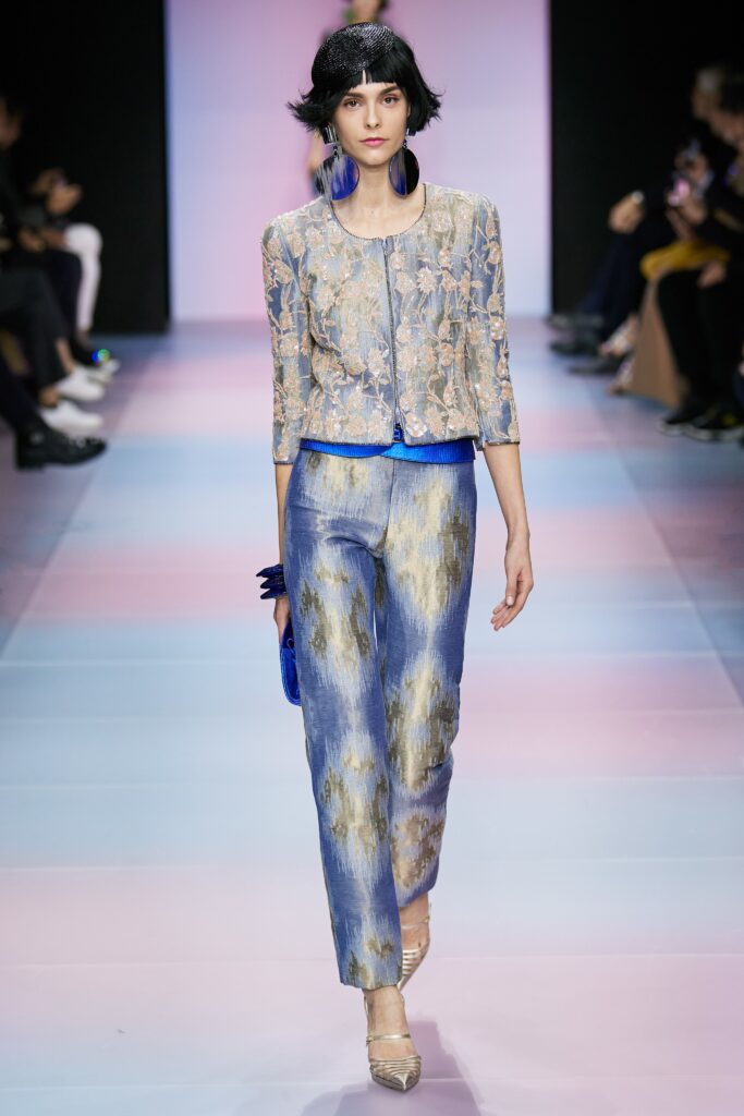 Armani a lansat colecţia couture