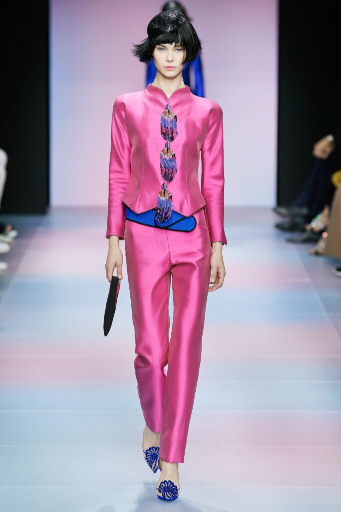 Armani a lansat colecţia couture