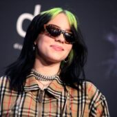 Billie Eilish, cel mai tânăr artist care înregistrează tema unui film cu James Bond