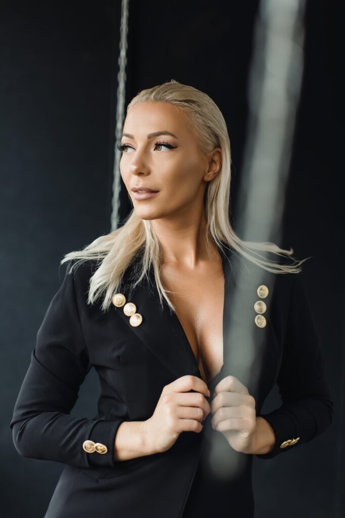 Designerul Loredana Cojoc și povestea brandului House 111