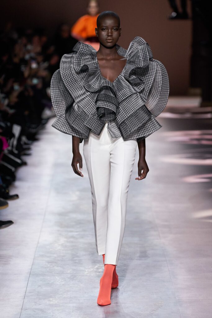 Givenchy, colecţia couture de la Paris