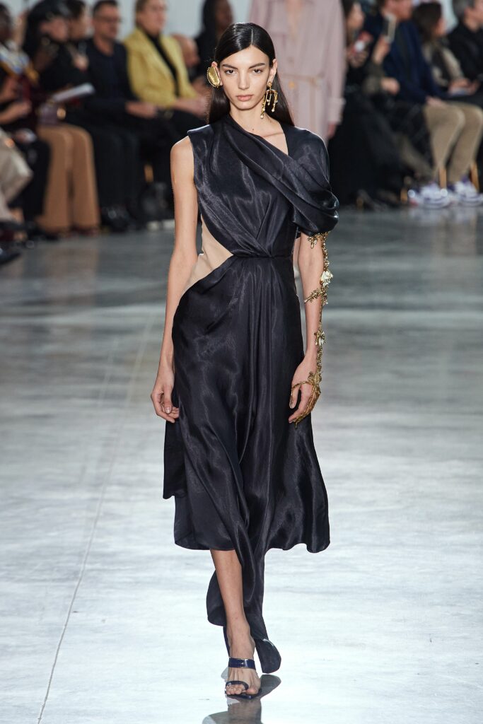 Schiaparelli, o primăvară couture