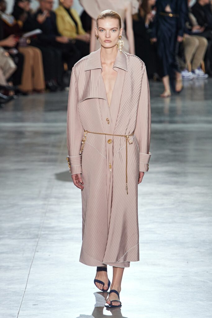 Schiaparelli, o primăvară couture