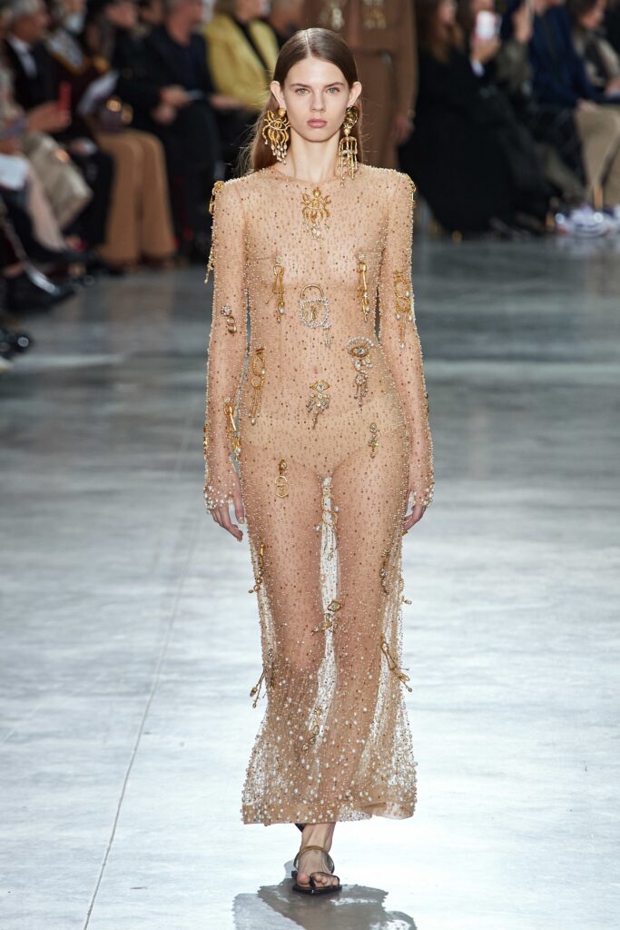 Schiaparelli, o primăvară couture