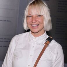 Sia a adoptat un băieţel