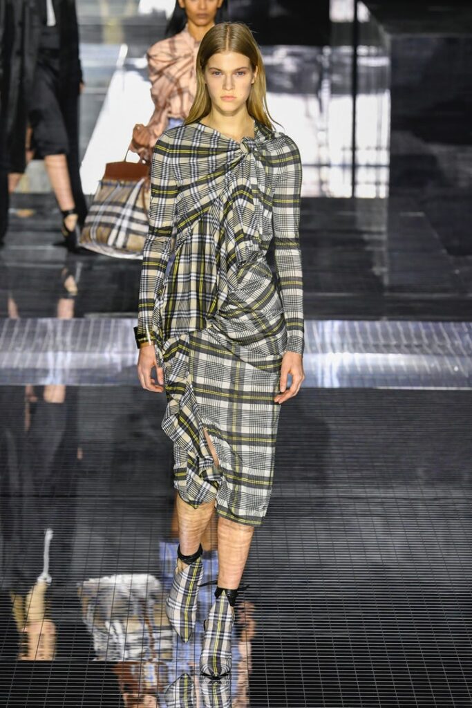Burberry a încheiat London Fashion Week 2020