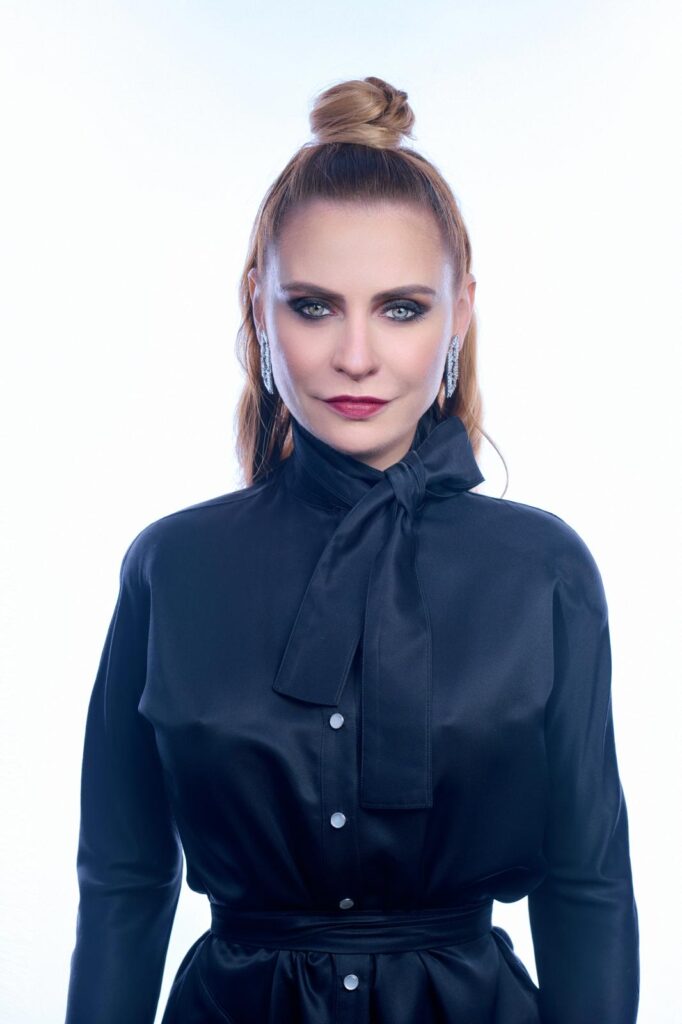 Adina Buzatu – seducție prin stil