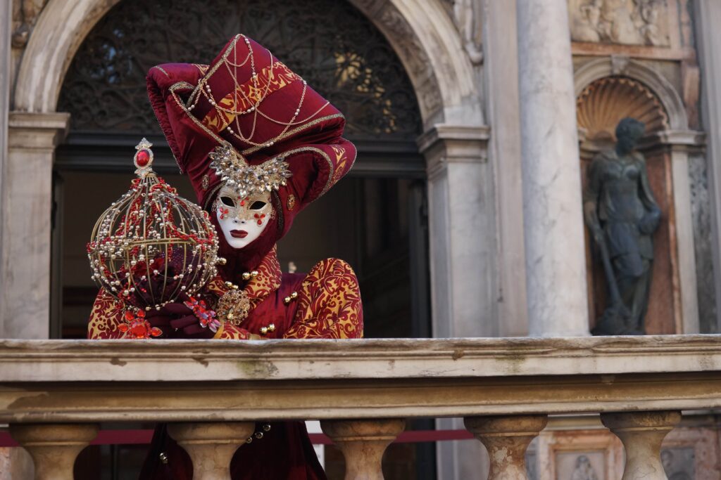 Tradiţie şi măşti la Carnavalul de la Veneţia
