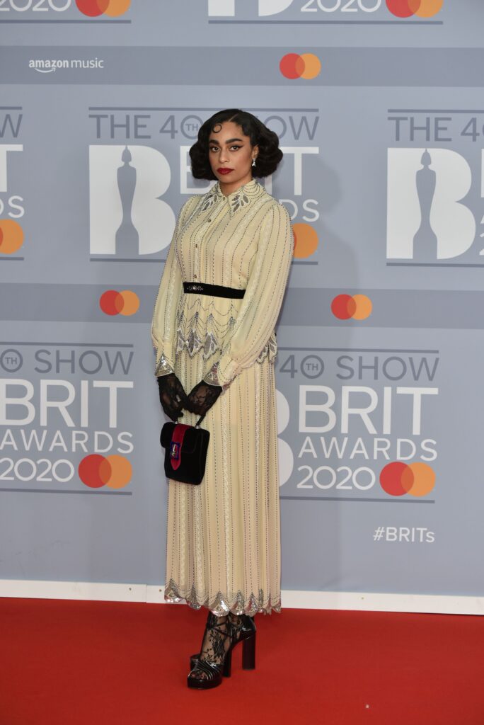 Glam pe covorul roşu de la BRIT Awards 2020