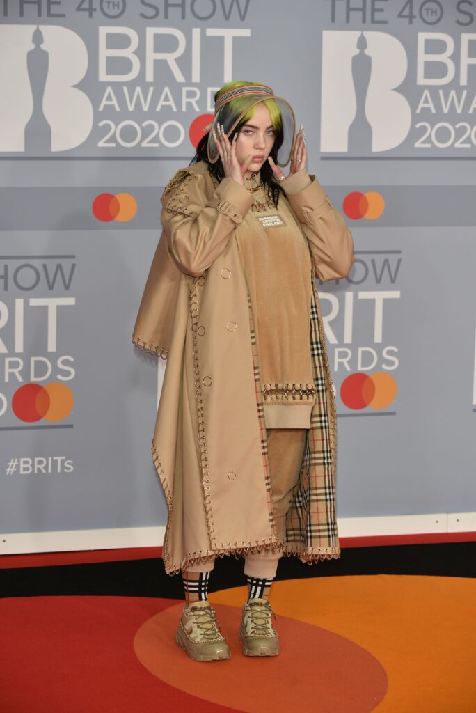 Glam pe covorul roşu de la BRIT Awards 2020