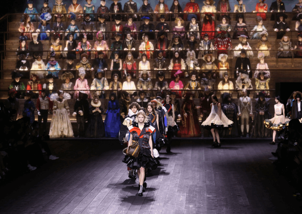Modă, glam, vedete şi… măşti la Paris Fashion Week