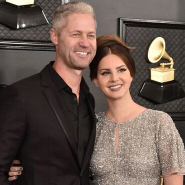 Lana Del Rey şi Sean Larkin s-au despărţit