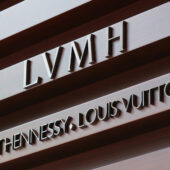 Grupul LVMH va produce dezinfectant de mâini