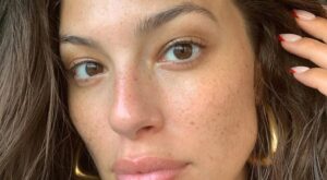 Buze cărnoase? Iată cum le poți avea ca Ashley Graham!