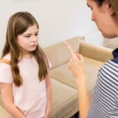 5 lucruri pe care un părinte nu ar trebui să le spună niciodată copilului său