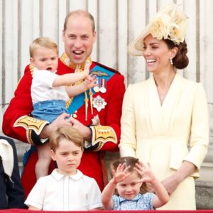 Ducii de Cambridge îşi ţin copiii mai mari acasă chiar şi după începerea şcolii