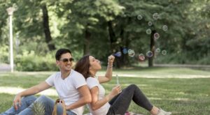 Ţinute de vară şi accesorii pentru picnic, plimbări şi barbecue
