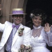 Elton John, bun de plată